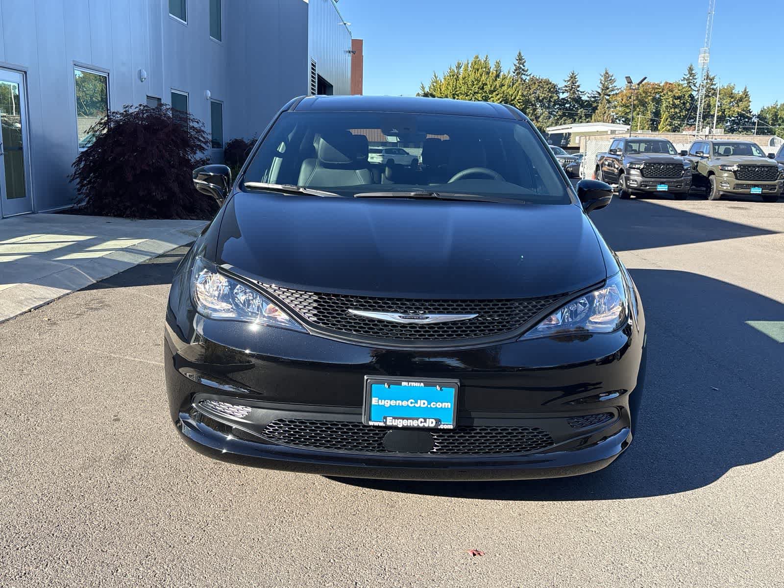 New 2027 Chrysler Pacifica LX FWD image 8
