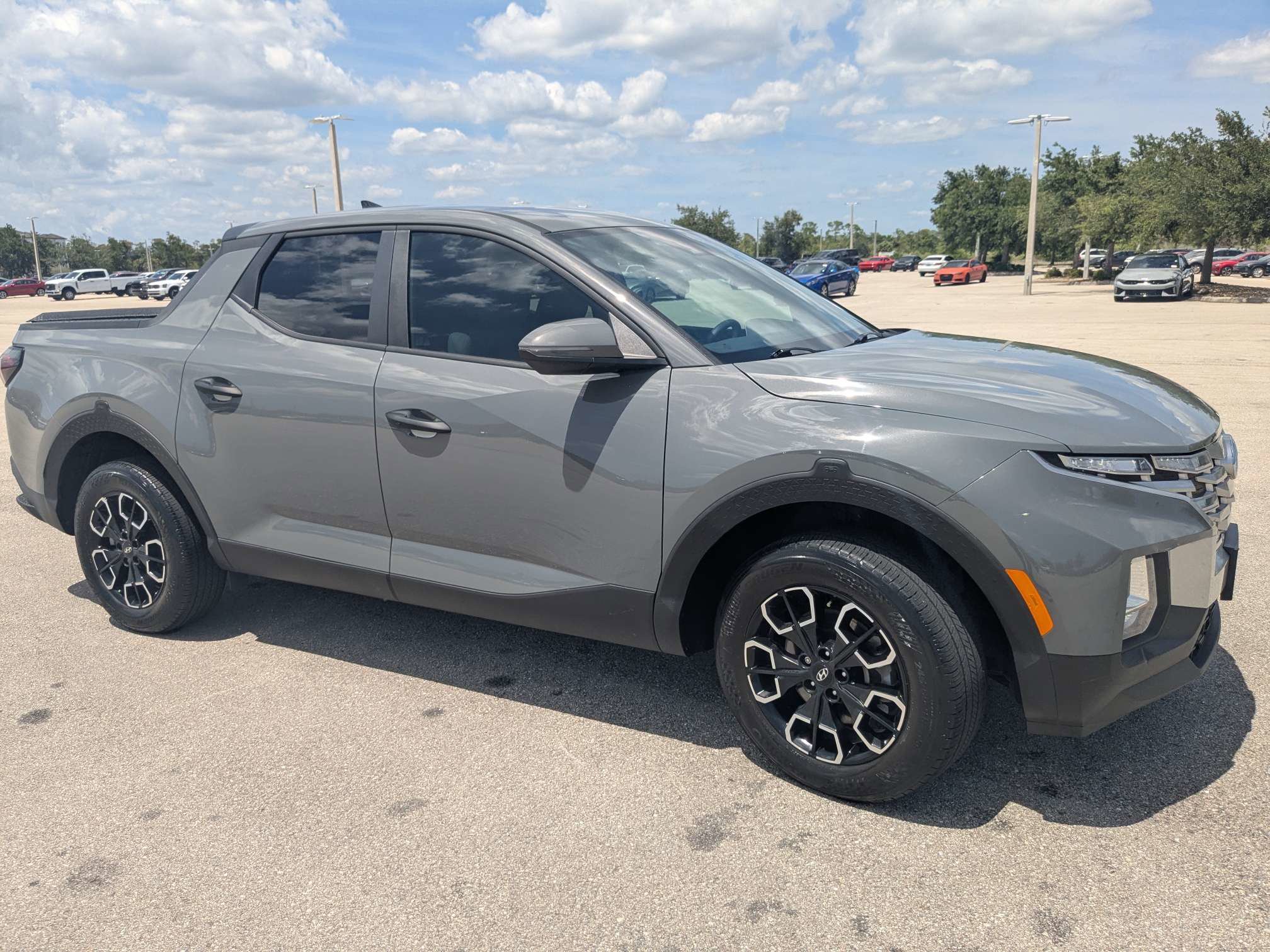 Used 2023 Hyundai Santa Cruz SEL AWD/4WD image 2