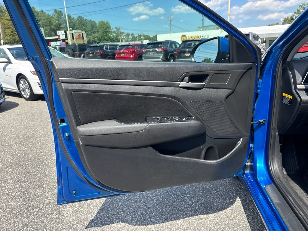 Used 2017 Hyundai Elantra Value Edition w/ Cargo Package FWD image 18