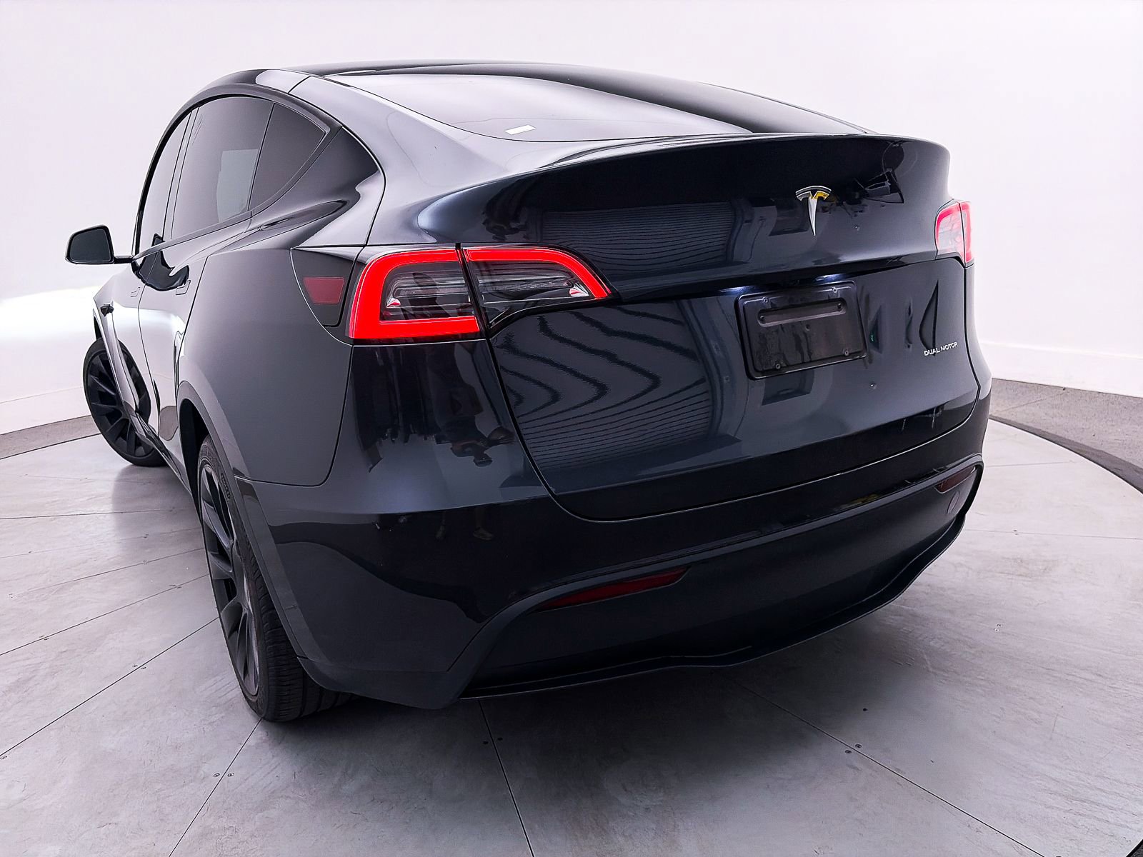 Used 2024 Tesla Model Y Long Range image 7