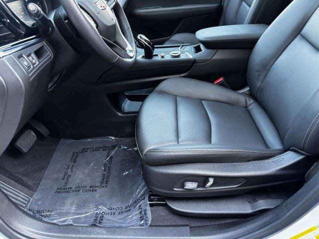 Used 2024 Cadillac XT6 Luxury w/ LPO, Floor Liner Package FWD image 16