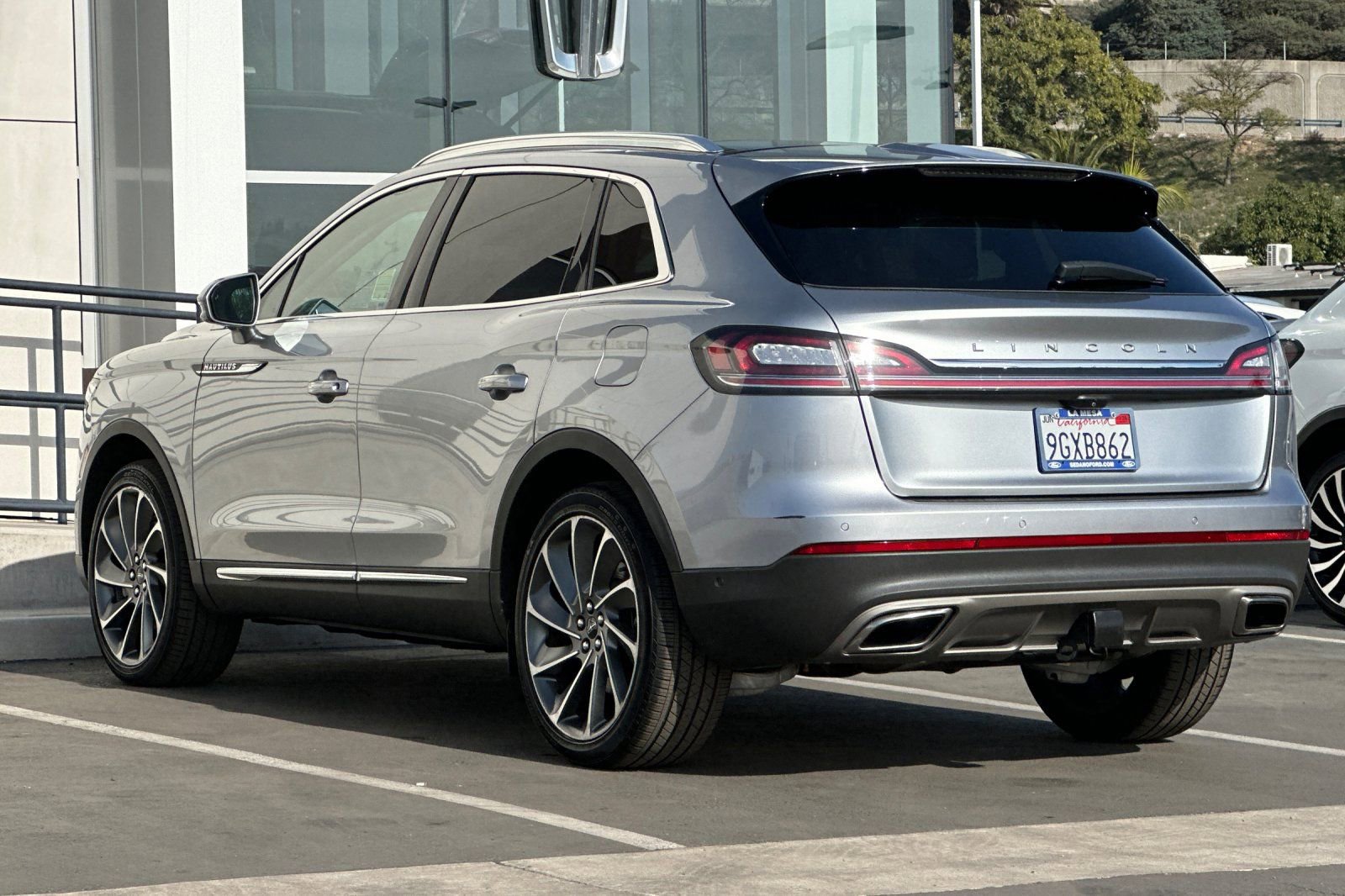 Used 2022 Lincoln Nautilus Reserve w/ Equipment Group 202A image 5