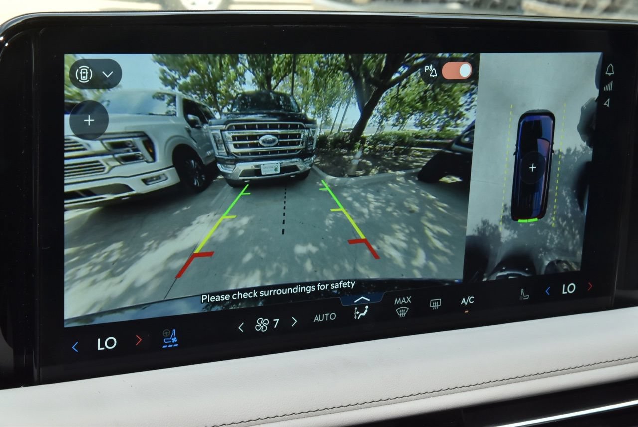 Certified 2026 Lincoln Aviator AWD image 30