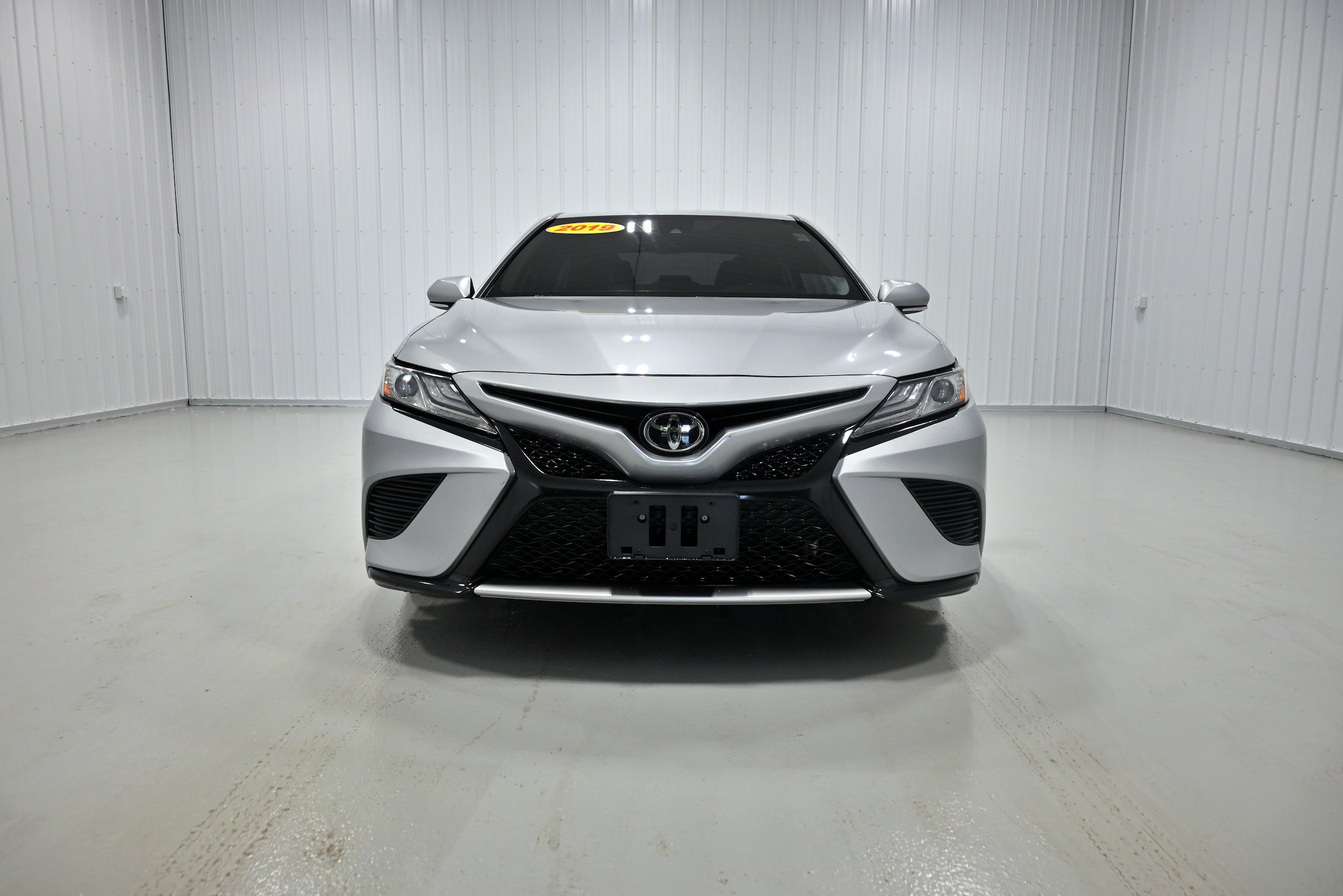 Used 2019 Toyota Camry XSE FWD image 21