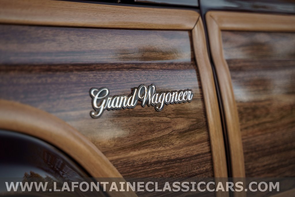 Used 1991 Jeep Grand Wagoneer Base image 22