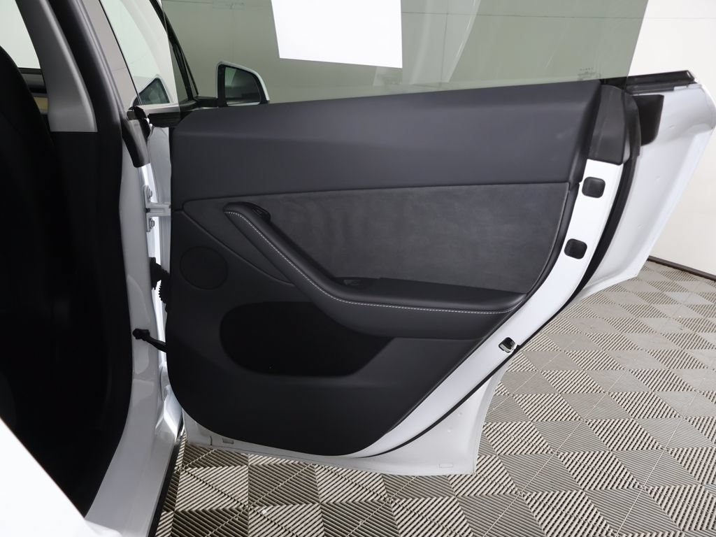 Used 2024 Tesla Model Y Performance AWD/4WD image 26