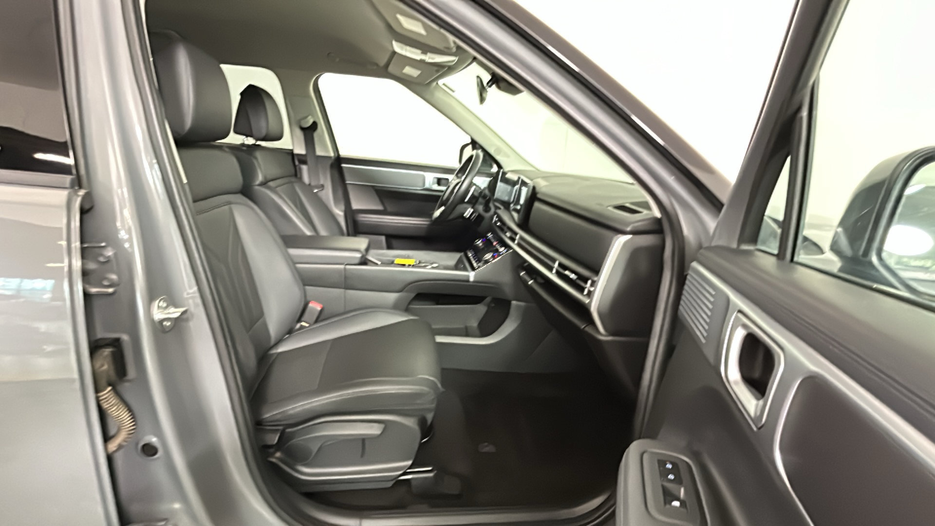 Used 2024 Hyundai Santa Fe SEL AWD/4WD image 35