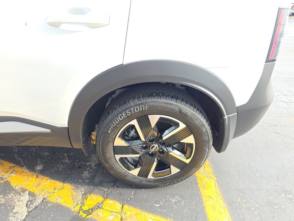 Used 2026 Nissan Kicks SV w/ Cold Weather Package AWD/4WD image 11