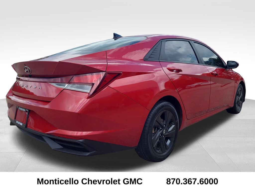 Used 2022 Hyundai Elantra SEL w/ Preferred Accessory Package FWD image 8