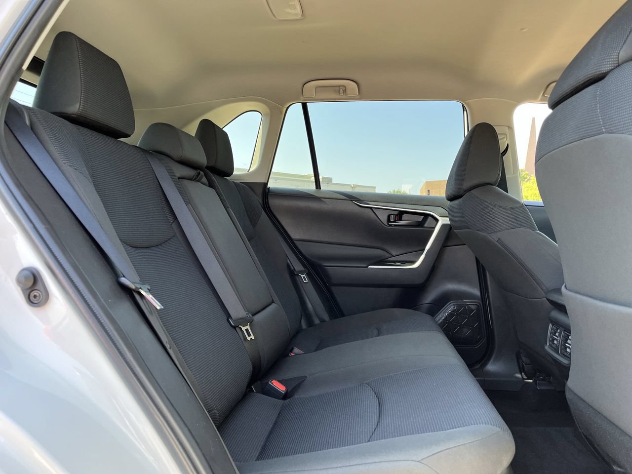 Used 2025 Toyota RAV4 LE AWD/4WD image 27