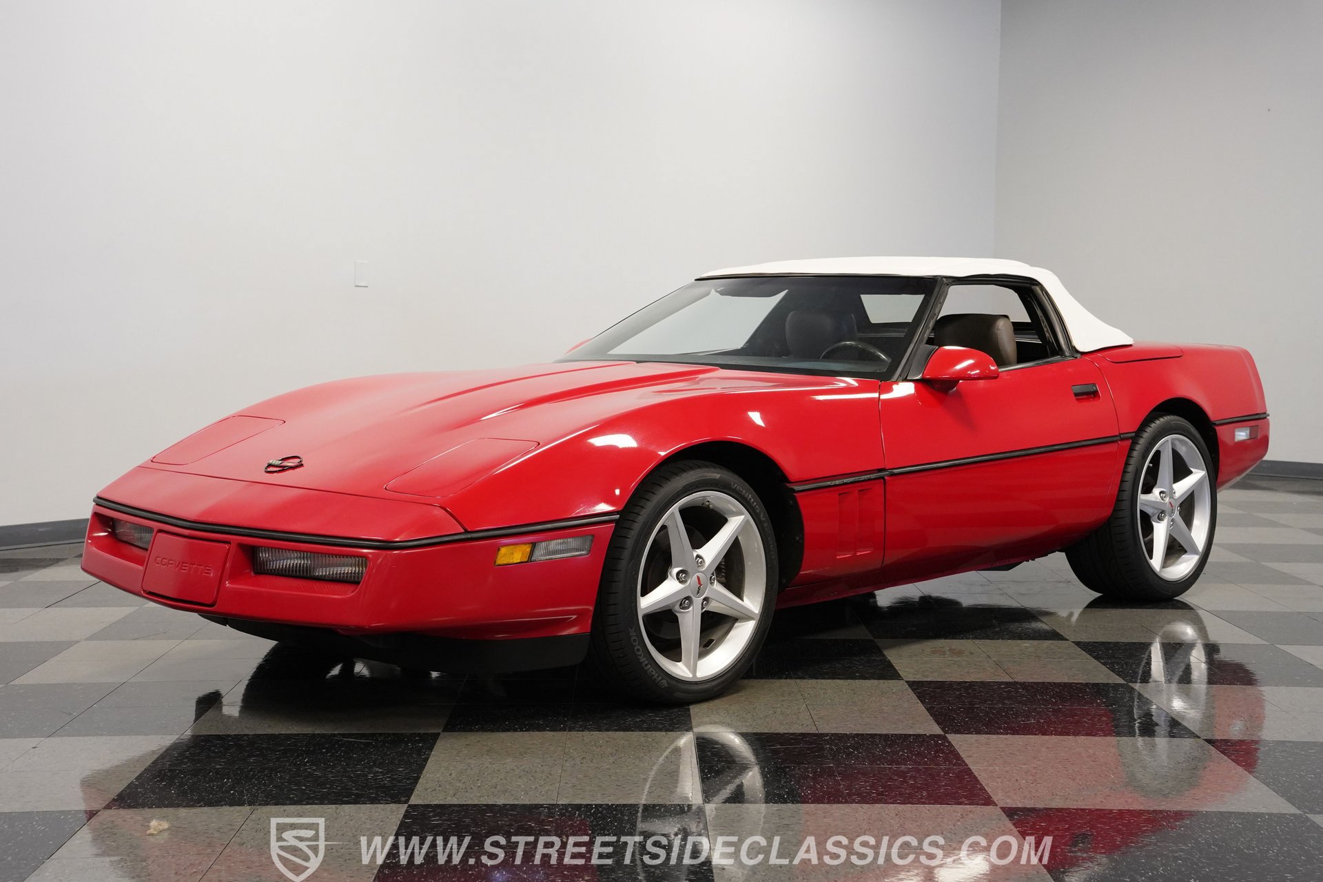Used 1989 Chevrolet Corvette Convertible RWD image 5