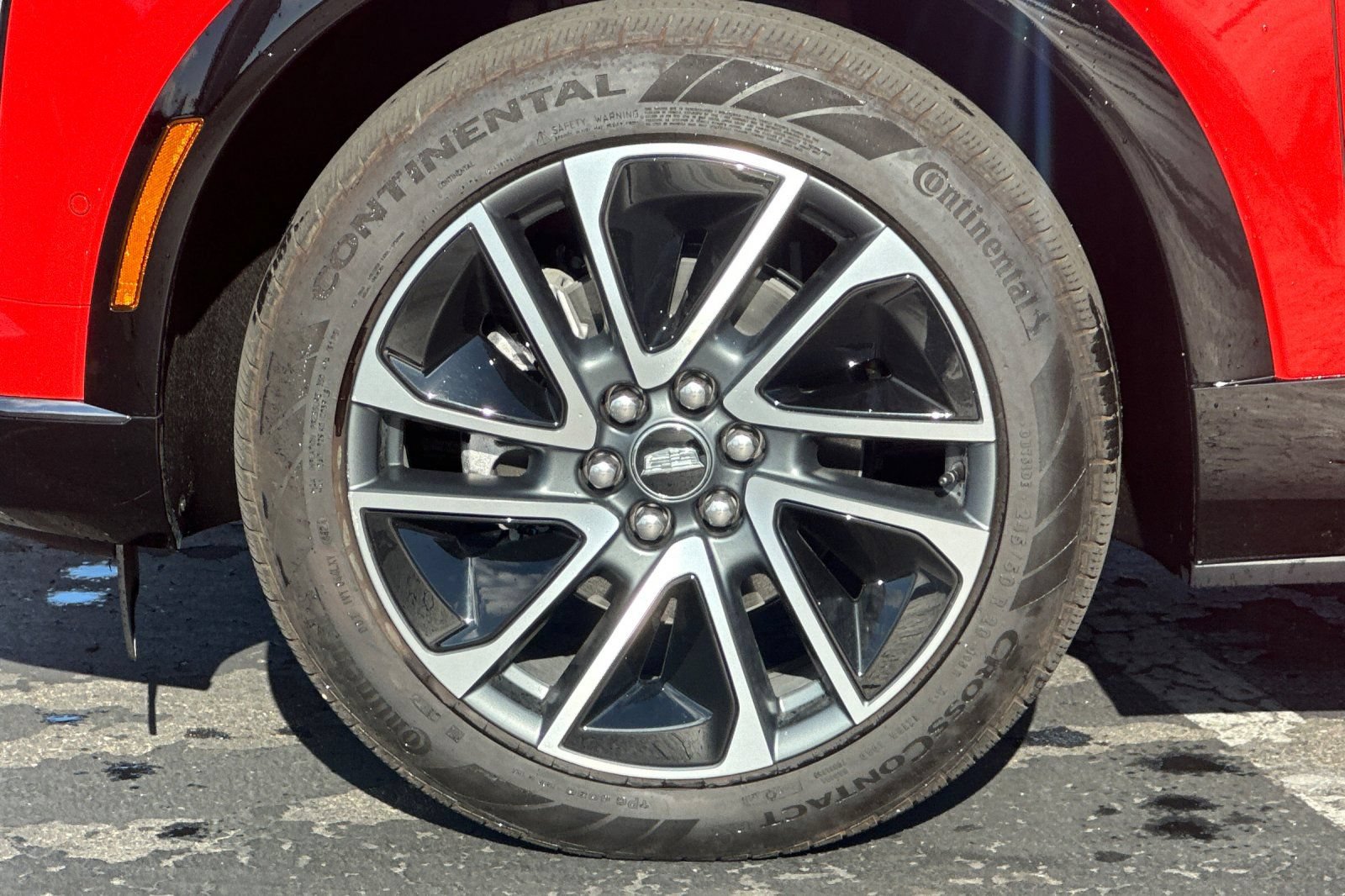Certified 2025 Cadillac Optiq Sport 2 AWD/4WD image 43