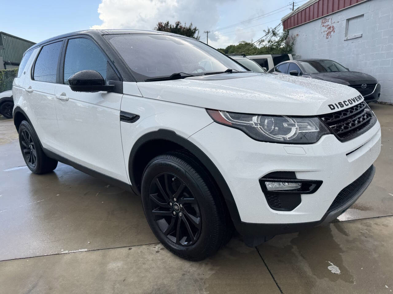 Used 2017 Land Rover Discovery Sport HSE image 17