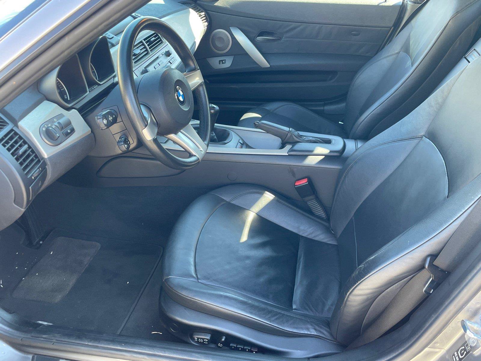 Used 2003 BMW Z4 2.5i RWD image 9