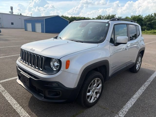 Used 2016 Jeep Renegade Latitude AWD/4WD image 2
