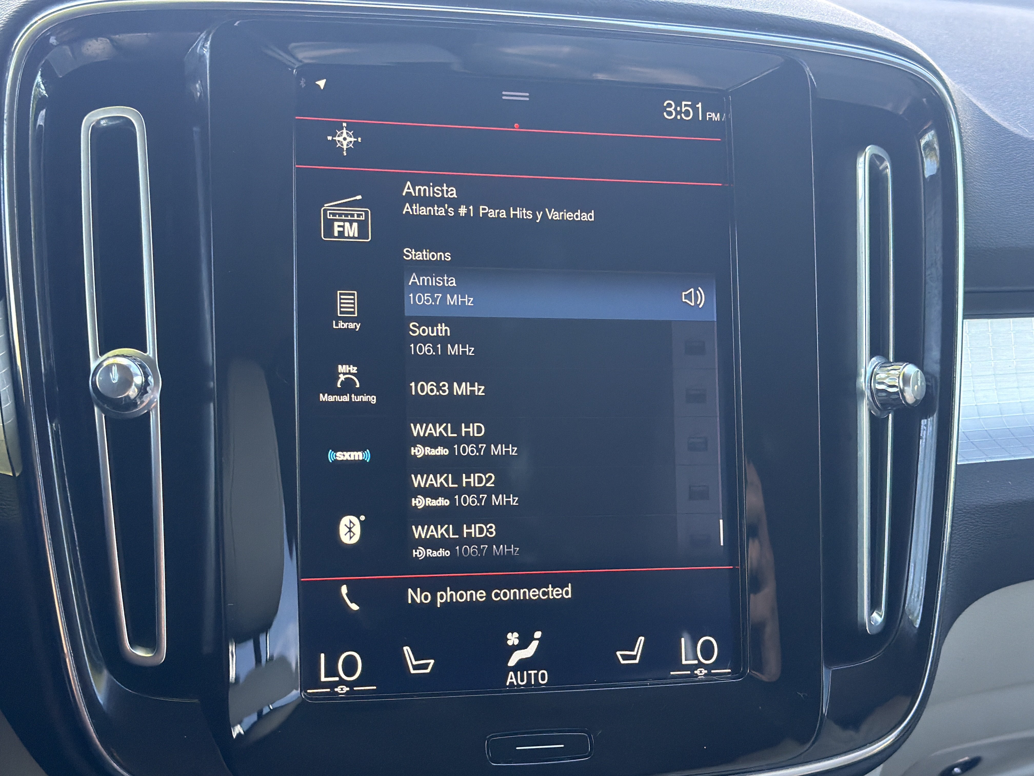 Used 2019 Volvo XC40 T4 Momentum FWD image 13