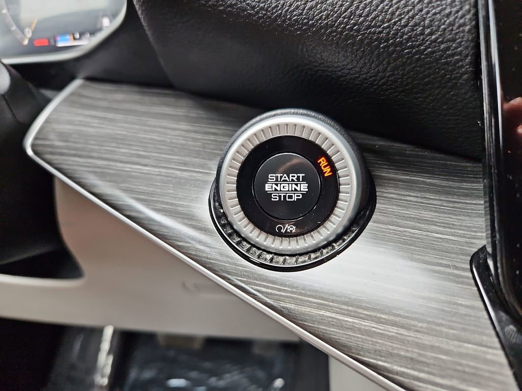 Used 2024 Jeep Wagoneer L Series II image 17