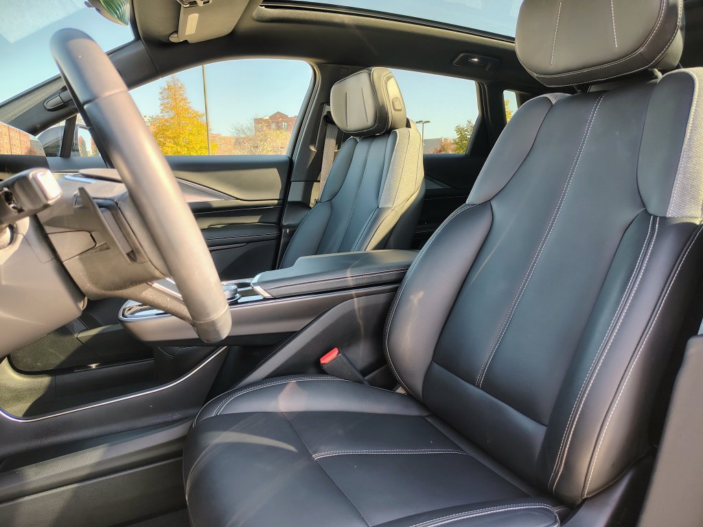 Used 2024 Cadillac Lyriq Tech w/ LPO, Floor Liner Package AWD/4WD image 36