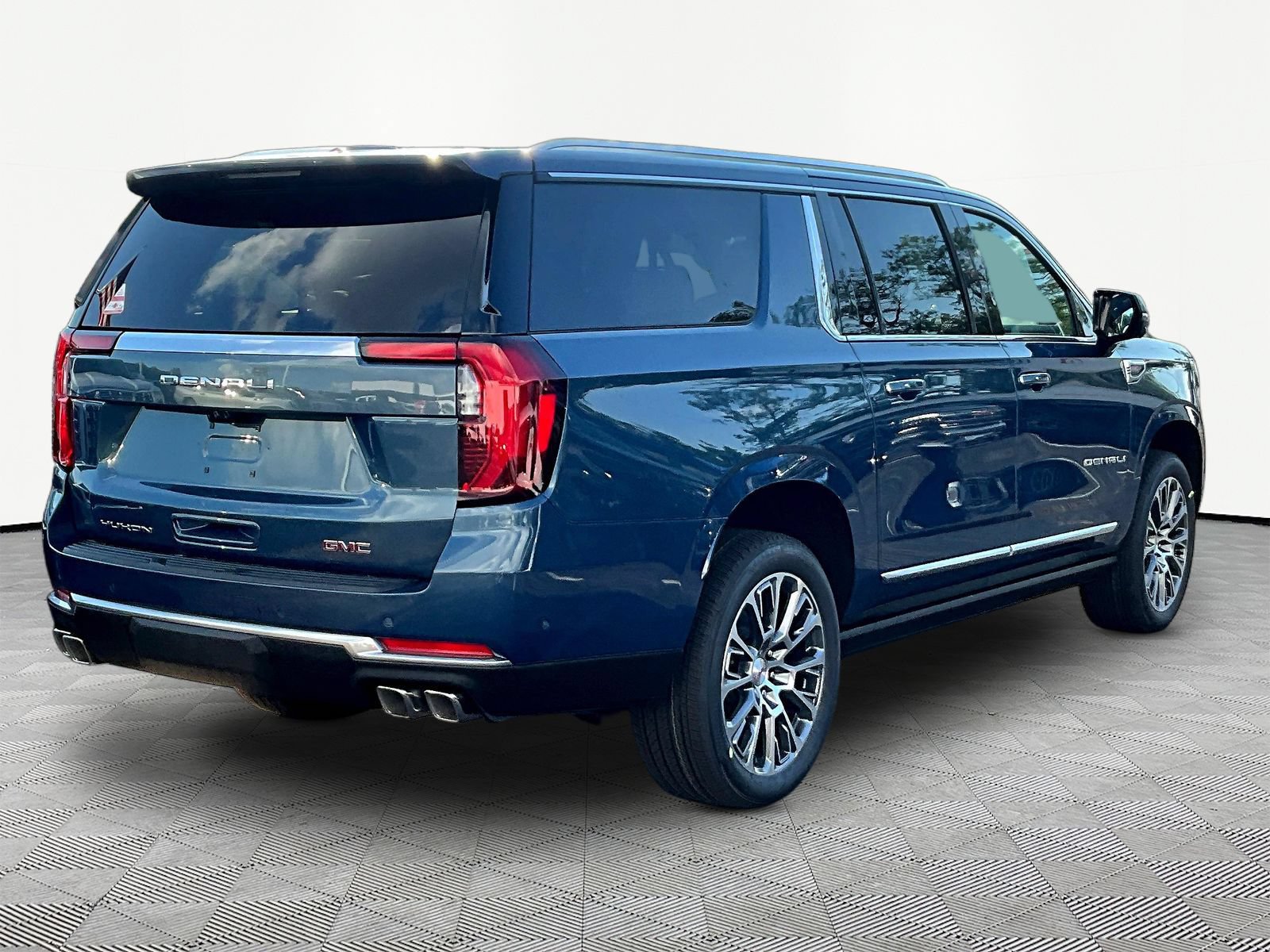 New 2026 GMC Yukon XL Denali w/ Denali Reserve Package AWD/4WD image 7