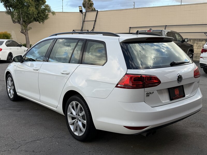 Used 2017 Volkswagen Golf SE FWD image 12