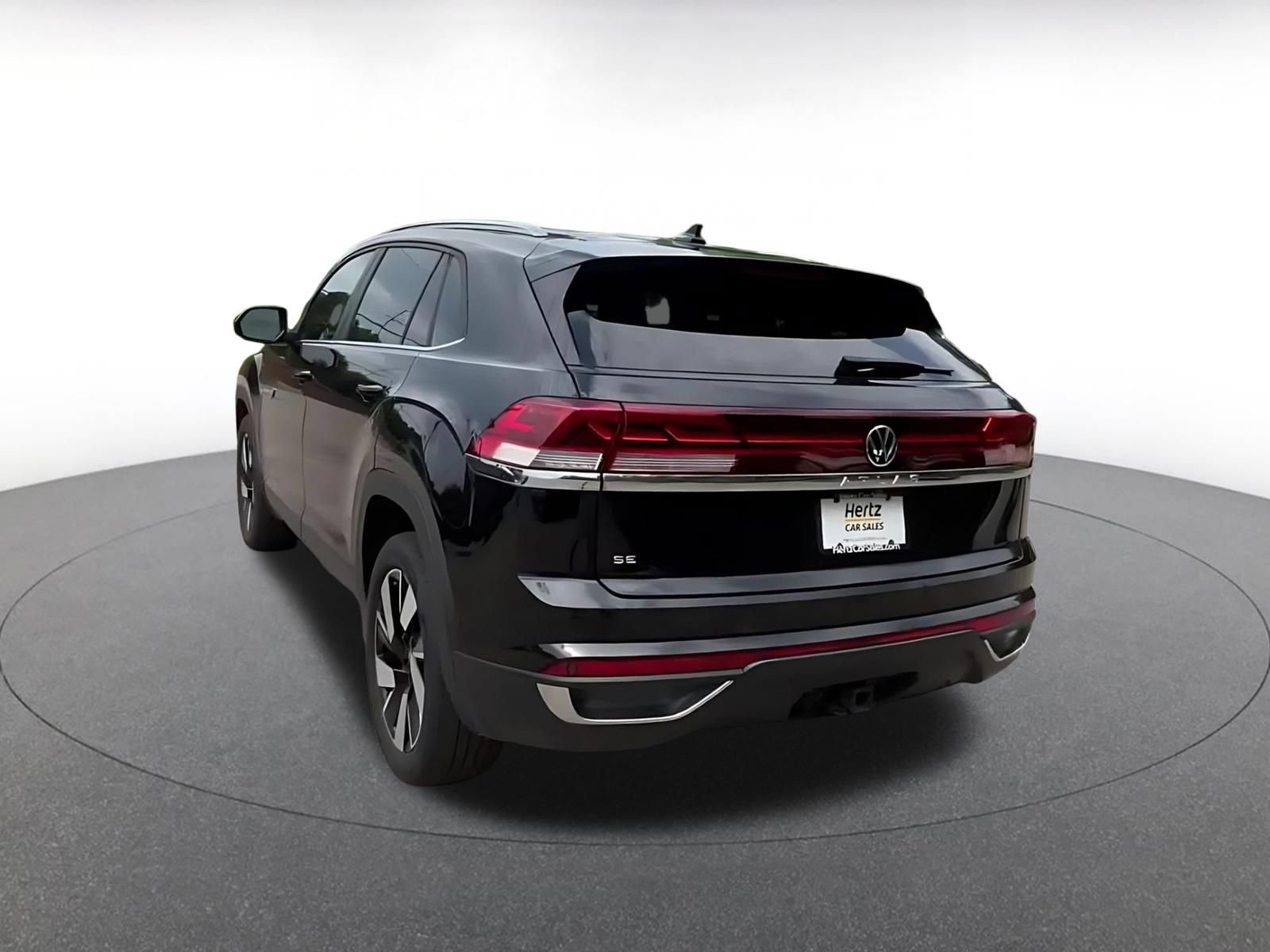 Used 2025 Volkswagen Atlas Cross Sport SE FWD image 11