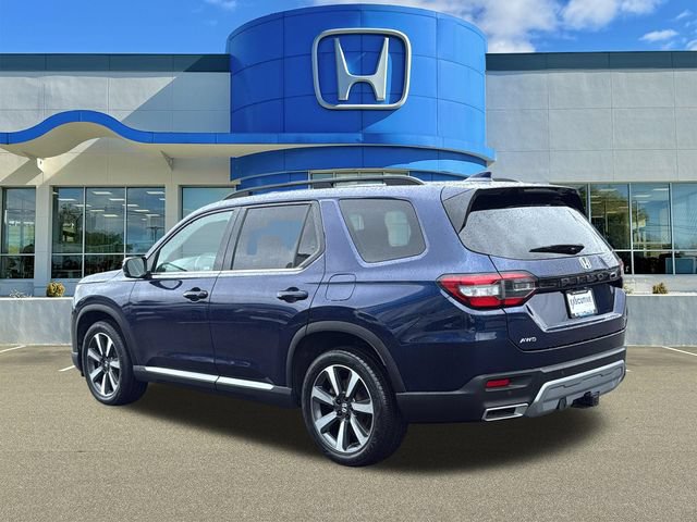 Used 2024 Honda Pilot Touring image 6
