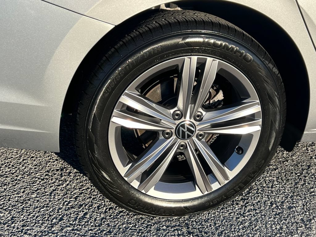 Used 2024 Volkswagen Jetta SE FWD image 14