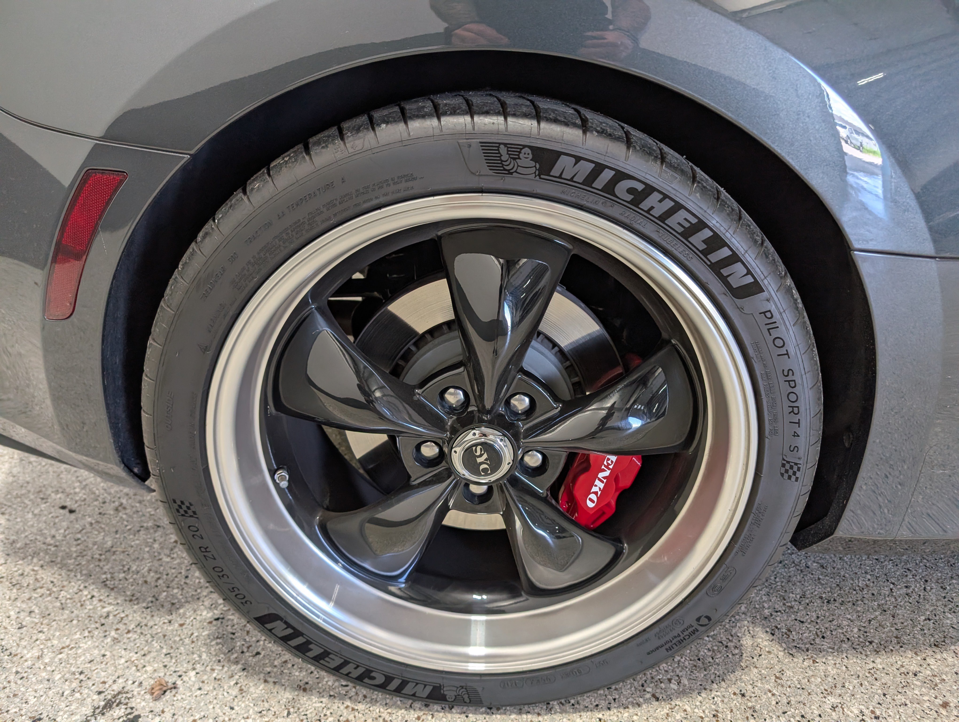 Used 2018 Chevrolet Camaro SS RWD image 11