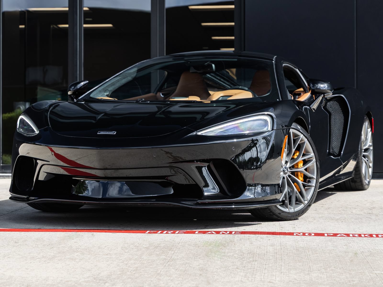 Used 2023 McLaren GT RWD image 1