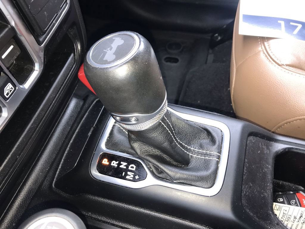 Used 2022 Jeep Wrangler Unlimited Sahara w/ Cold Weather Group AWD/4WD image 20