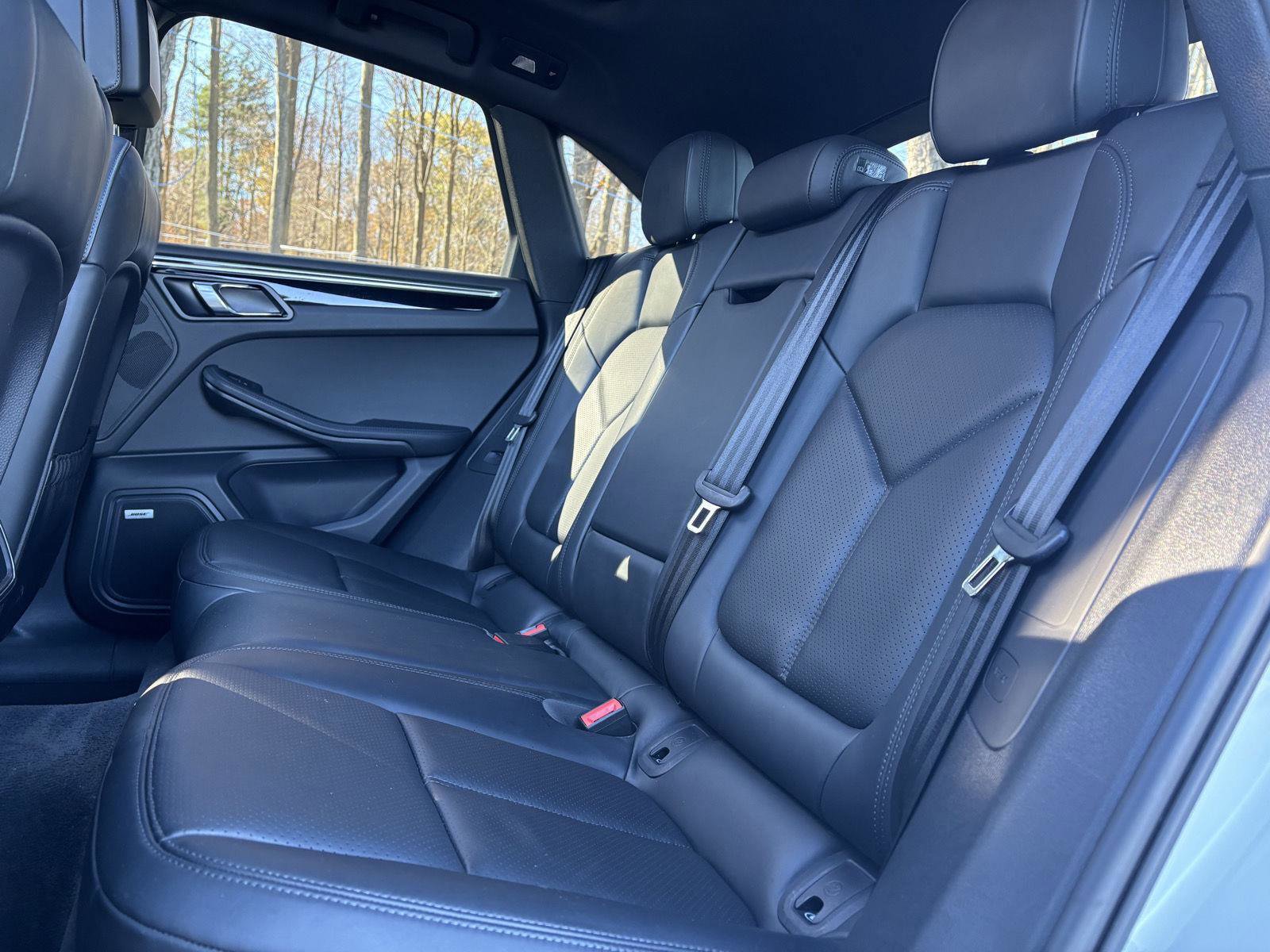 Used 2022 Porsche Macan Base w/ Premium Package Plus image 29