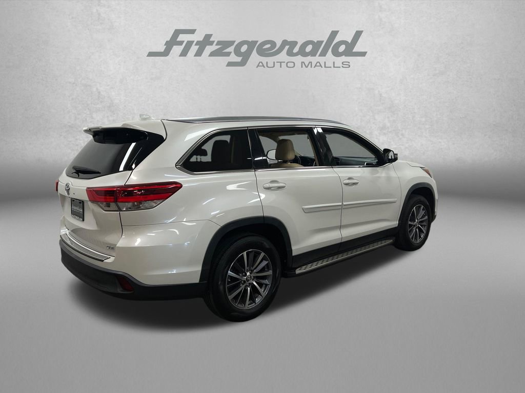 Used 2019 Toyota Highlander XLE FWD image 7