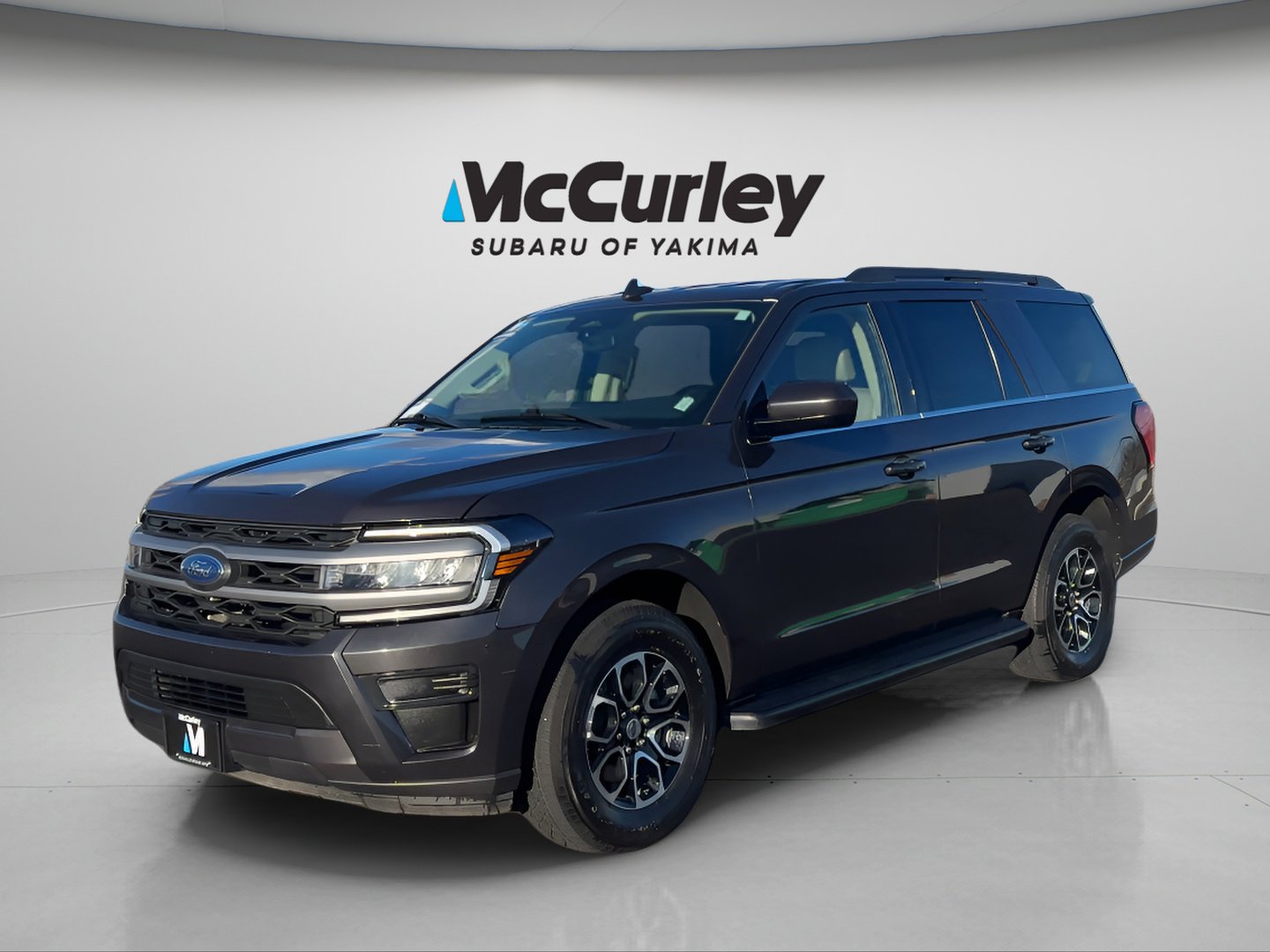 Used 2024 Ford Expedition XLT image 1