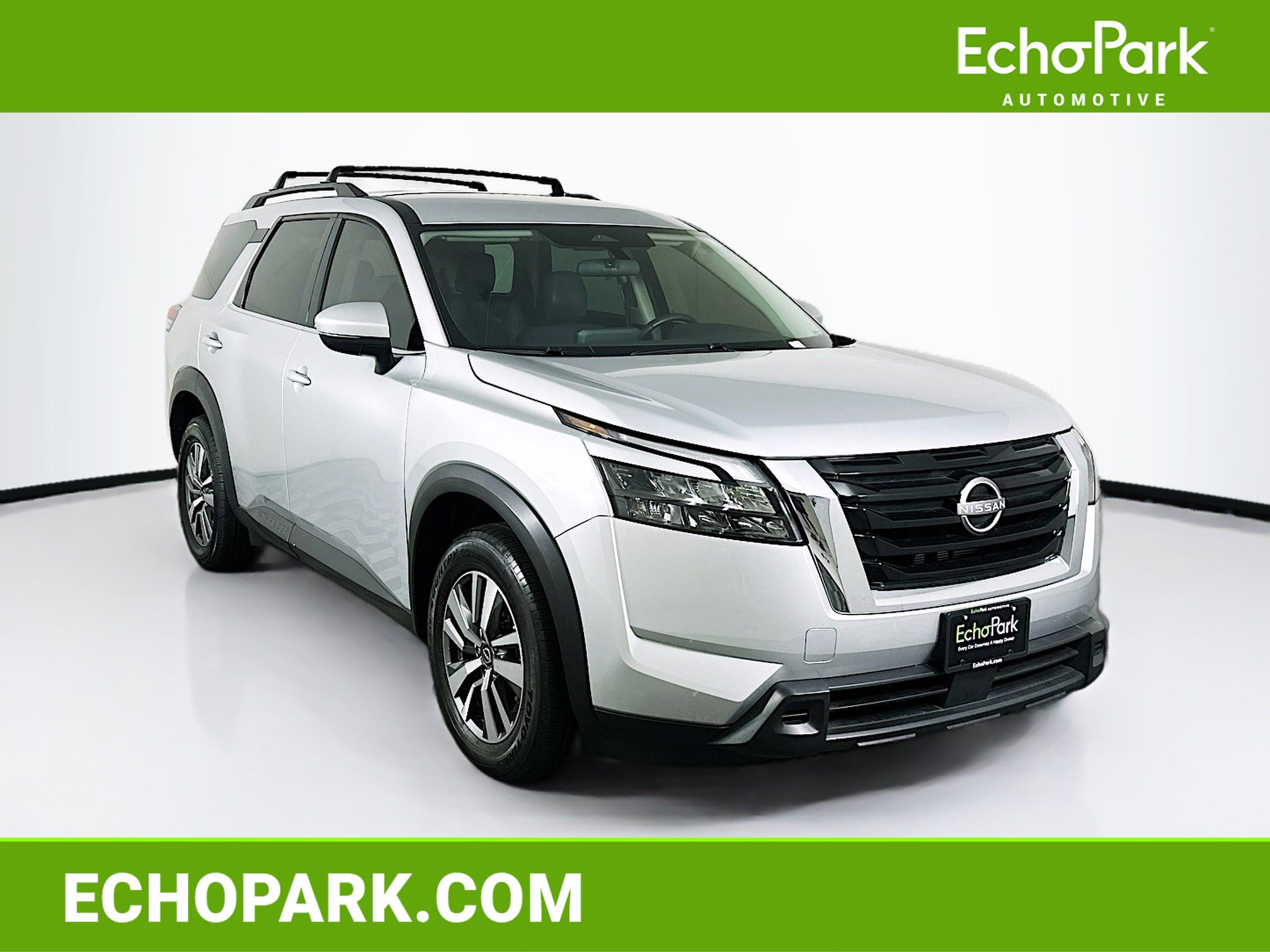 Used 2023 Nissan Pathfinder SV