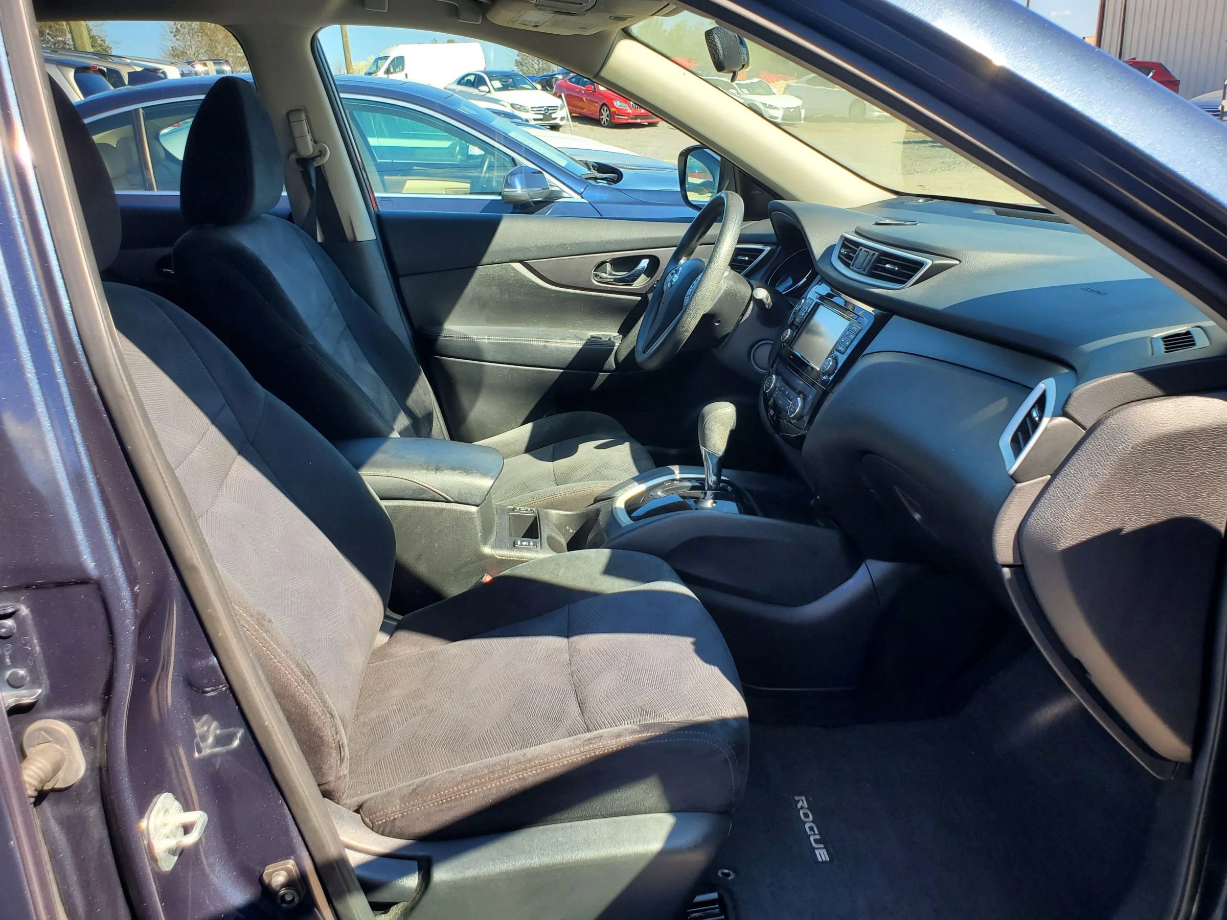 Used 2016 Nissan Rogue SV w/ SV Premium Package image 22