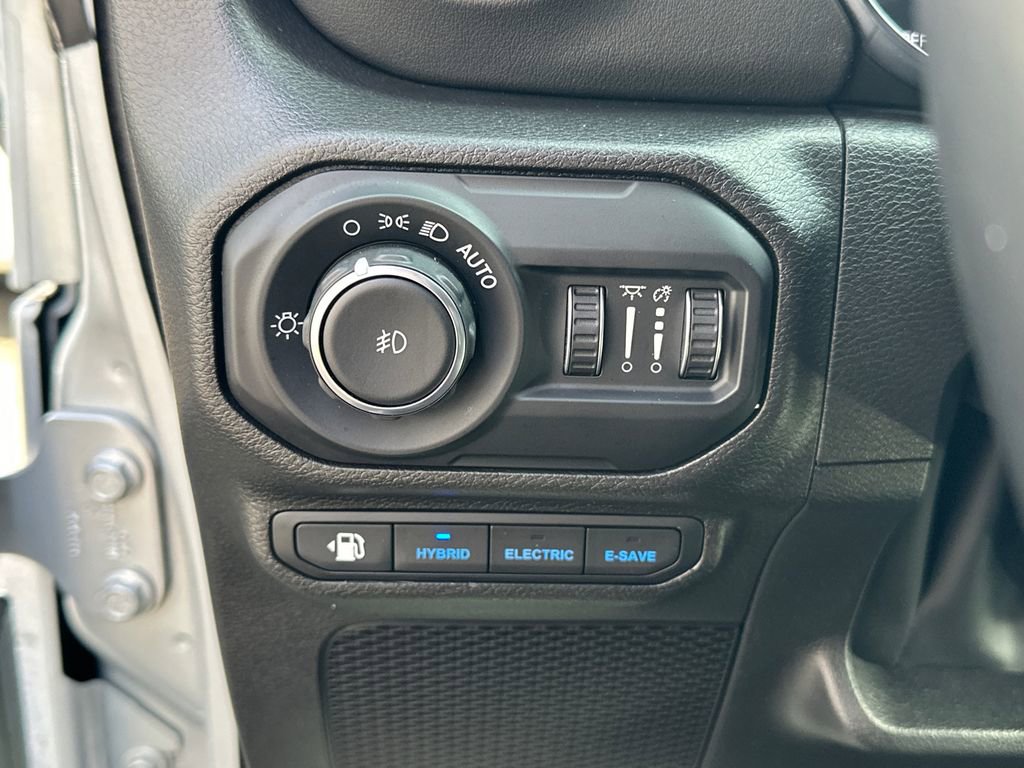 Used 2022 Jeep Wrangler Unlimited Sahara w/ Cold Weather Group image 20