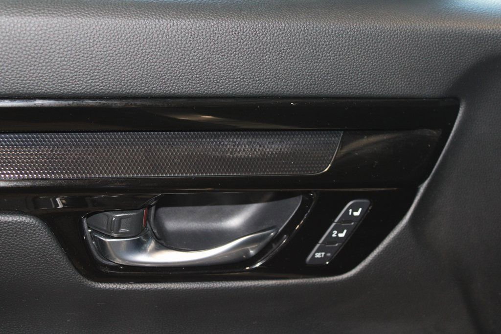Used 2025 Honda CR-V EX-L image 8