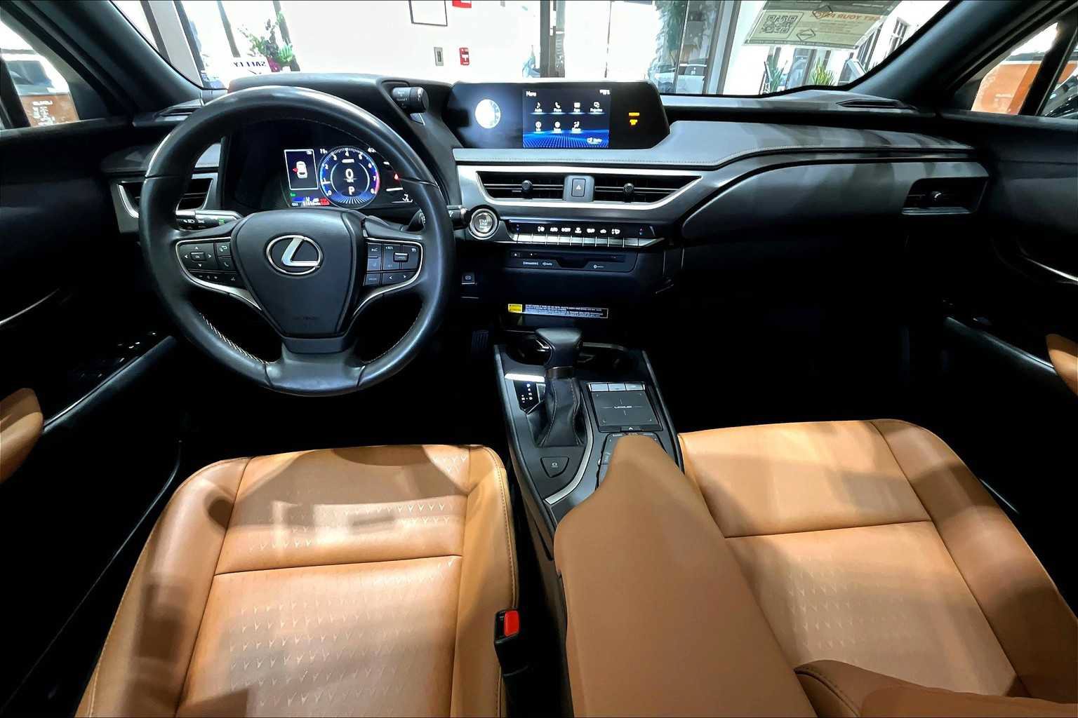 Used 2022 Lexus UX 200 w/ Accessory Package (Z1) FWD image 14