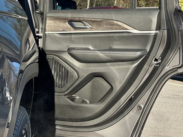 New 2025 Jeep Grand Cherokee Limited image 16