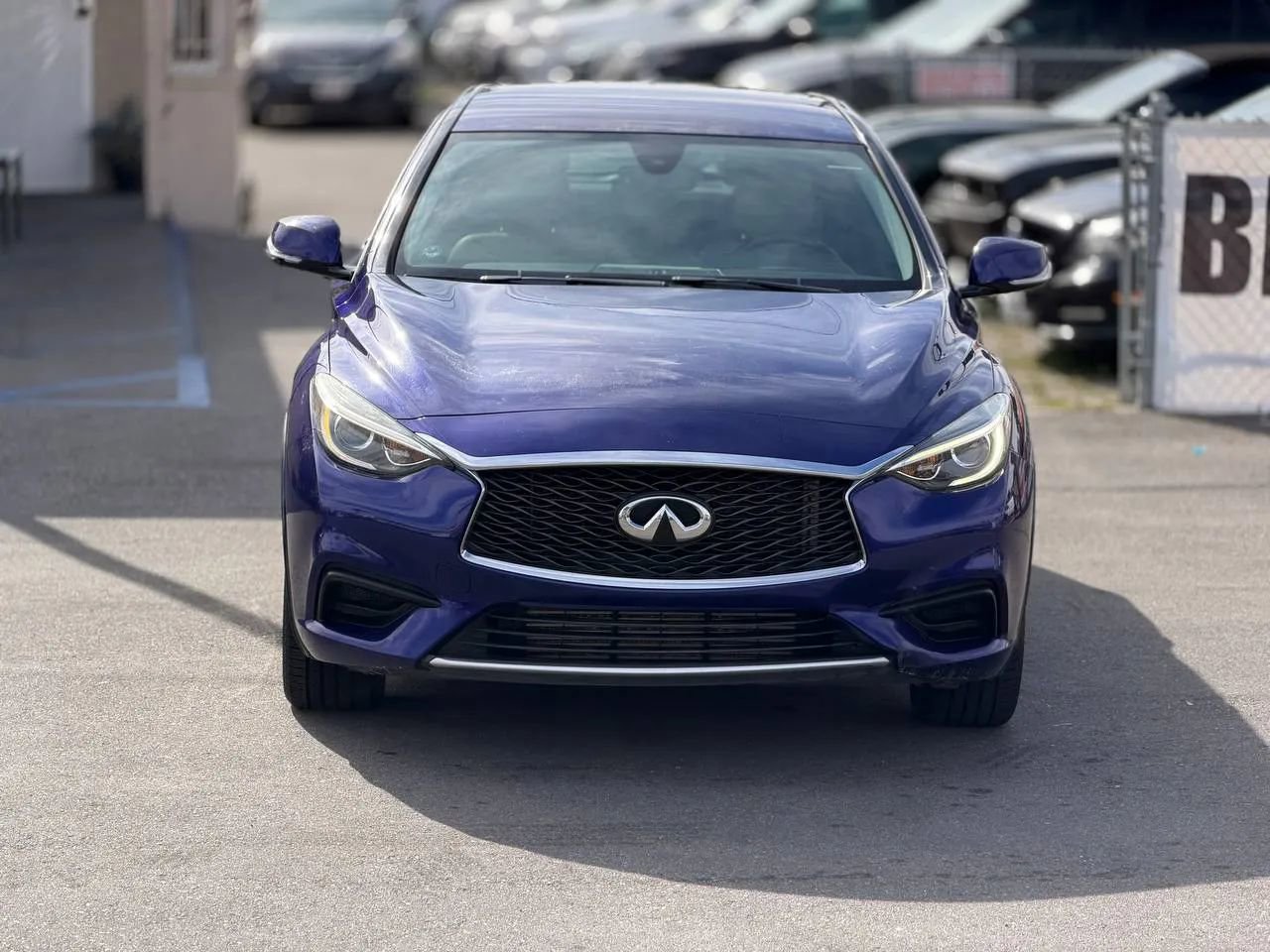 Used 2017 INFINITI QX30 FWD image 4