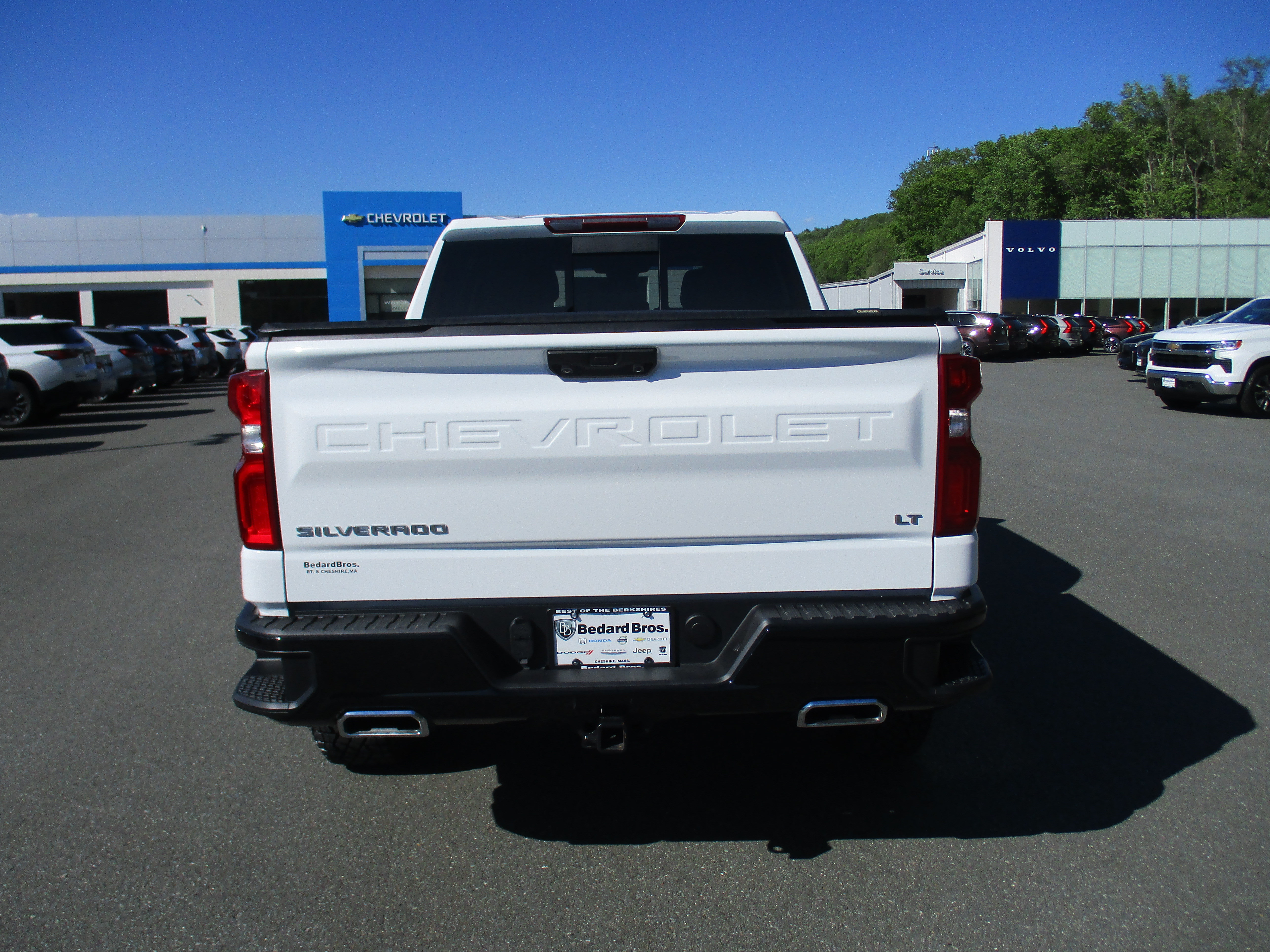 Used 2025 Chevrolet Silverado 1500 LT Trail Boss w/ Convenience Package II AWD/4WD image 6