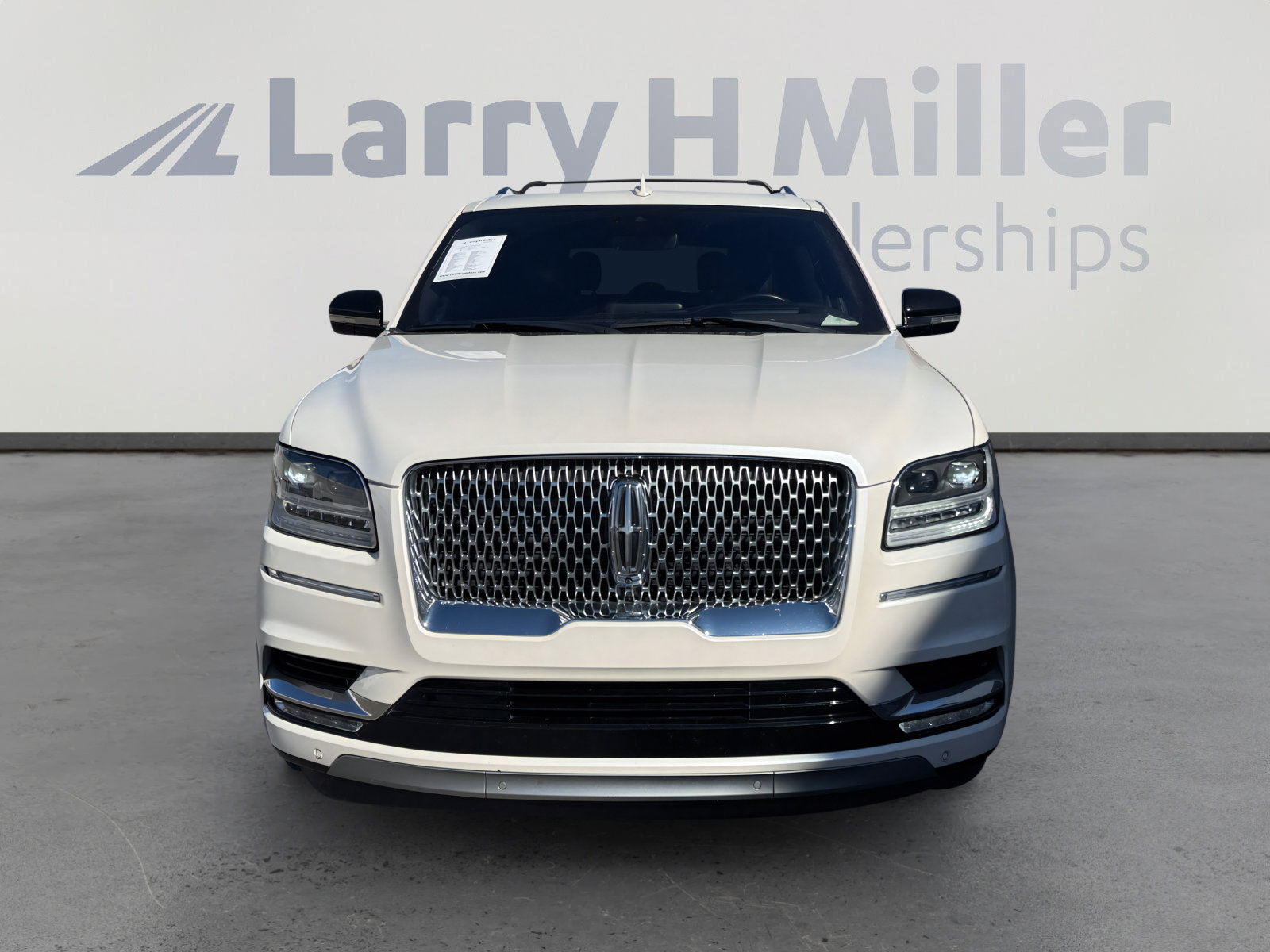 Used 2019 Lincoln Navigator Reserve image 8