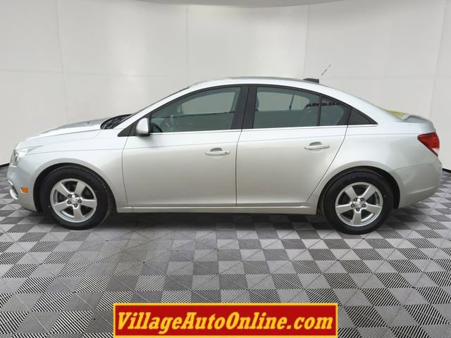 Used 2016 Chevrolet Cruze LT image 9