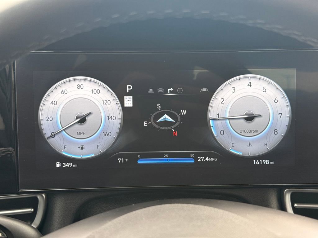 Used 2025 Hyundai Elantra SEL FWD image 30