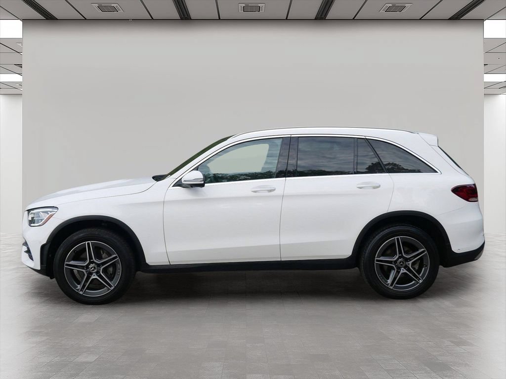 Used 2021 Mercedes-Benz GLC 300 4MATIC image 3