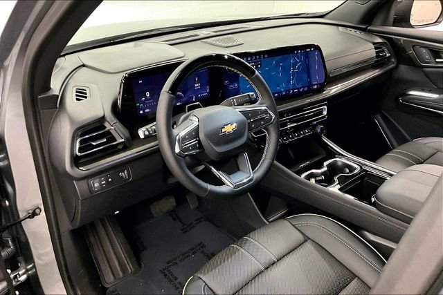 Used 2025 Chevrolet Traverse High Country image 16
