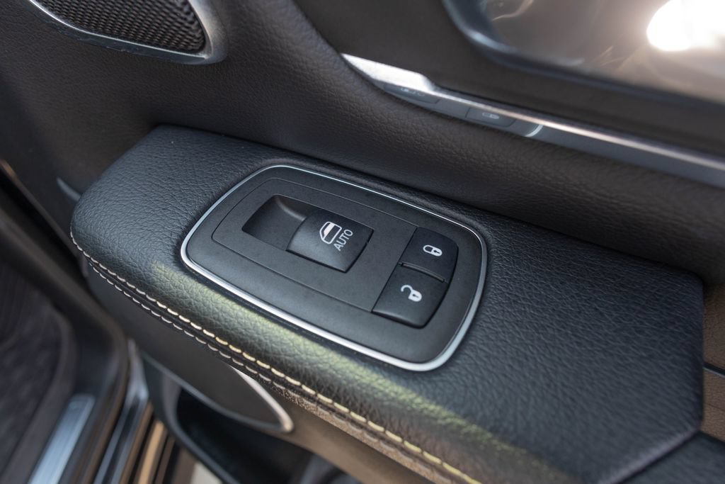 Used 2019 RAM 1500 Laramie AWD/4WD image 45