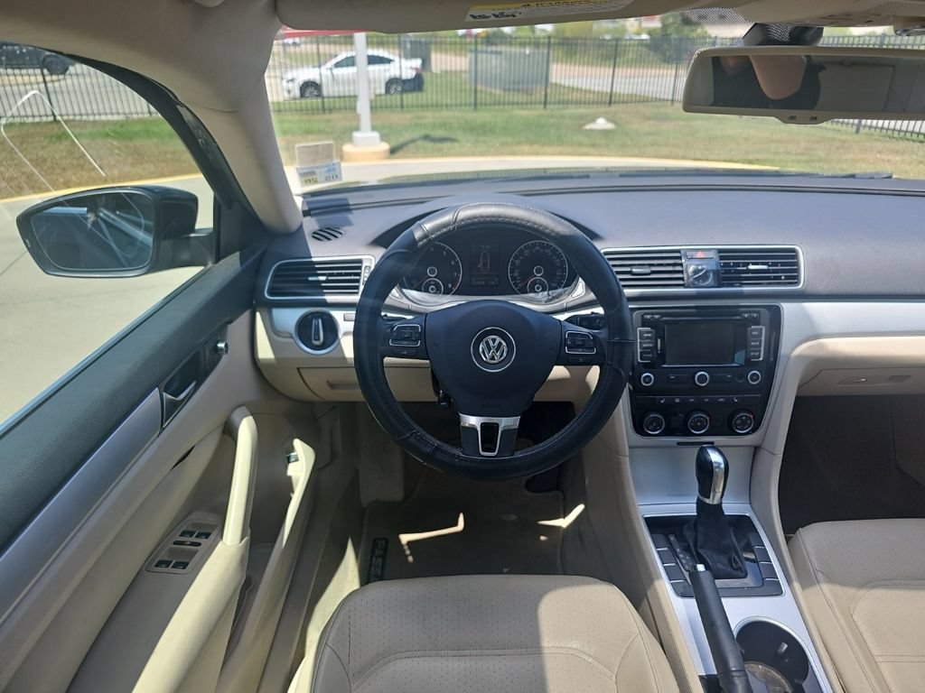 Used 2013 Volkswagen Passat 2.5 SE FWD image 23