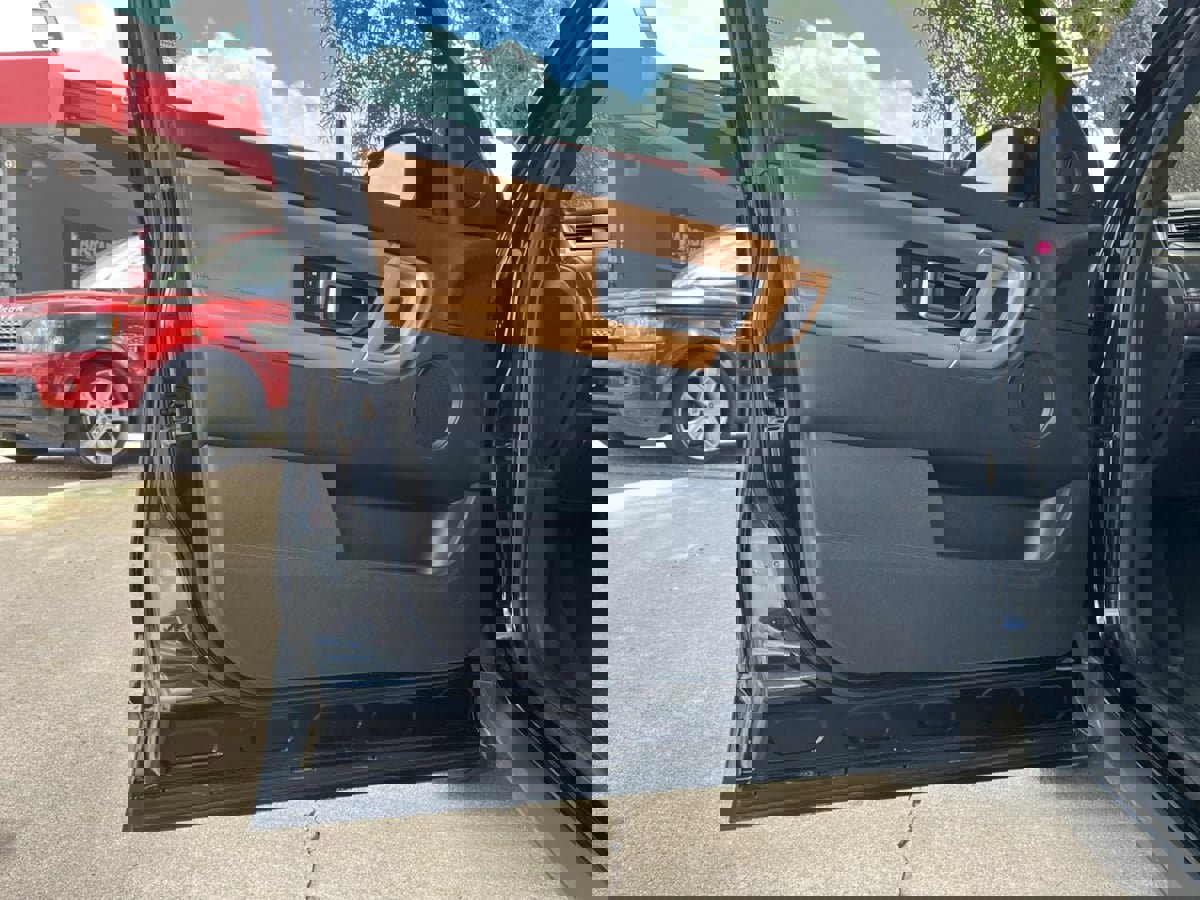 Used 2018 Land Rover Discovery Sport HSE Luxury AWD/4WD image 9