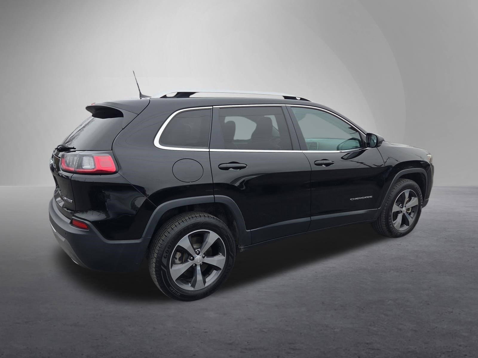 Used 2019 Jeep Cherokee Limited video 3